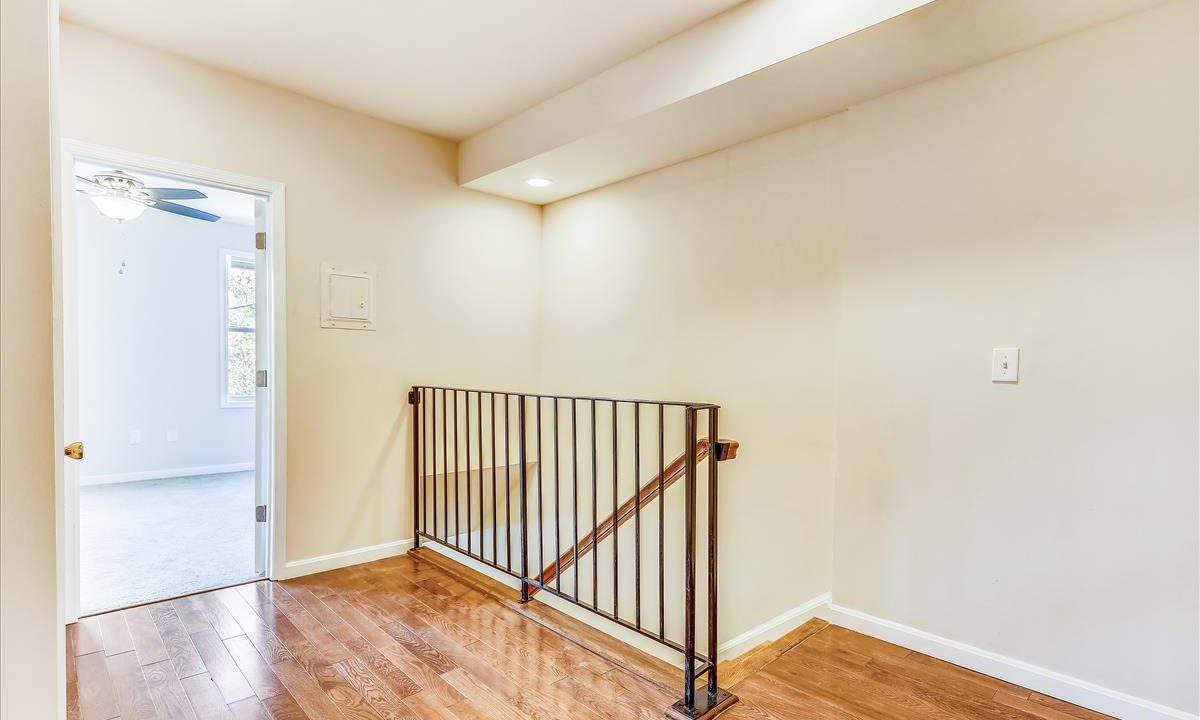 812 decatur st_Upper Level-Landing-_MG_1837