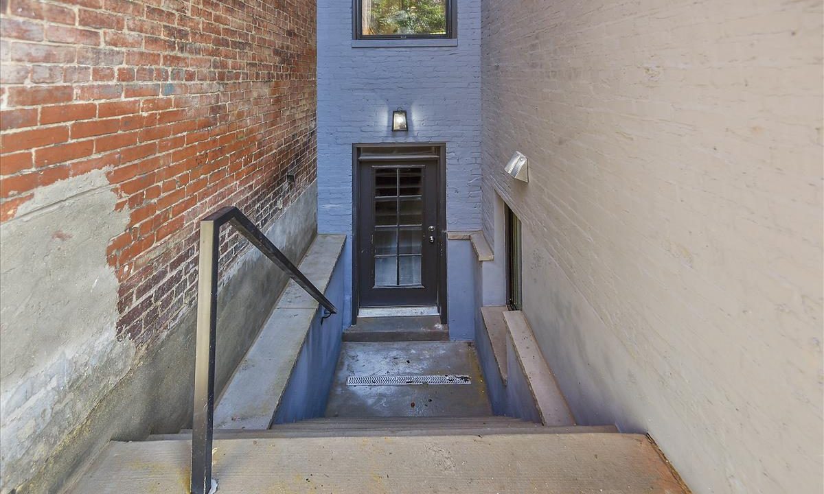 1334 Wallach Lower Level-Steps-_DSC8882