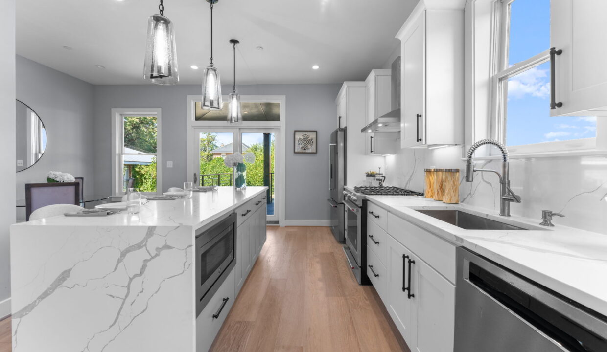 large-01990132-fead-70f9-8807-25ac850243c1