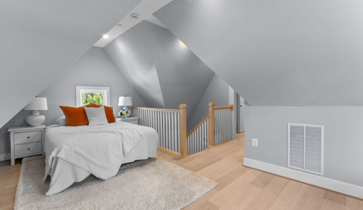 large-01990133-03b2-7284-b2c0-039929d26118