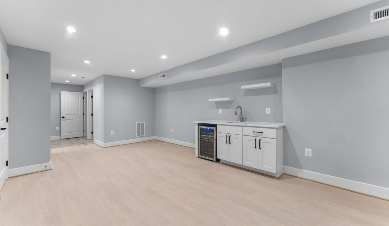 large-01990133-0670-73d6-bf5f-c4e36b2a85fb